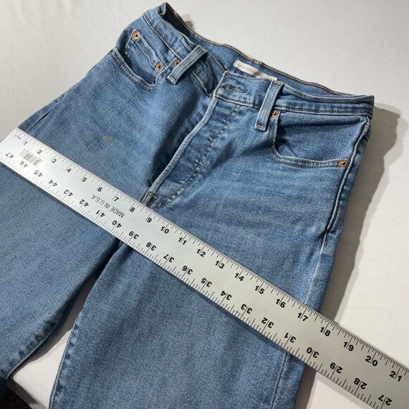 Levis 501 Original Fit Button-Fly Jeans Womens 28x30 Mid-Rise Straight Leg Light - Picture 11 of 14